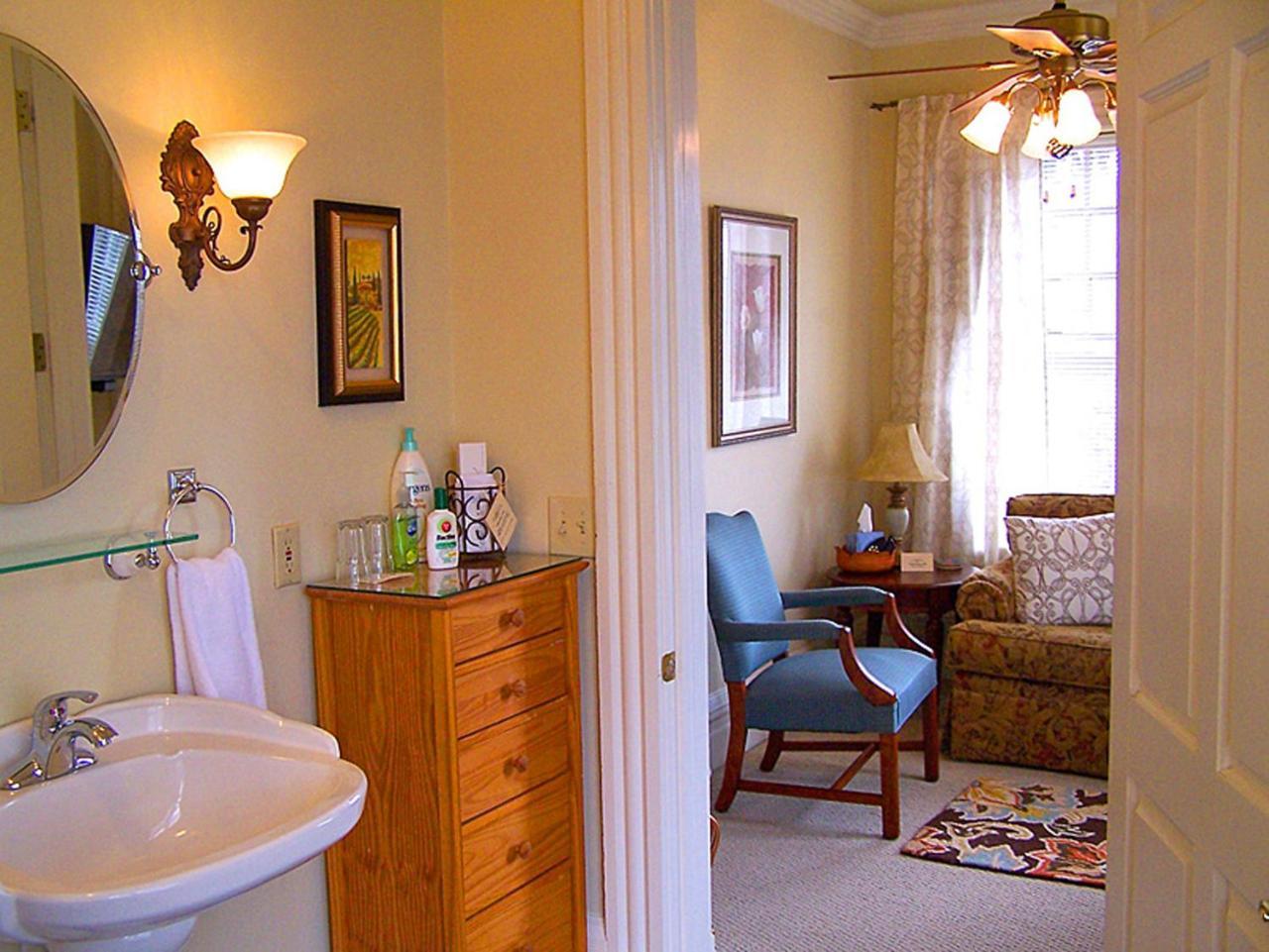 Lyndon House Bed & Breakfast 4*